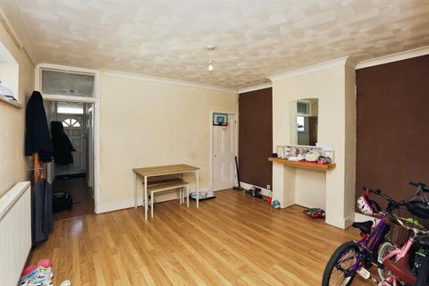 2 bedroom end of terrace house for sale, Coombe Road, Gosport