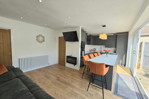 2 bedroom property for sale, St Johns Drive, Newton, Porthcawl, CF36