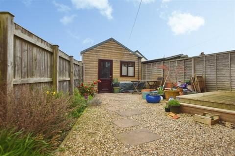 3 bedroom end of terrace house for sale, Stanley Avenue, Hornsea HU18