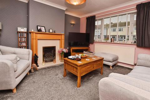 3 bedroom end of terrace house for sale, Stanley Avenue, Hornsea HU18
