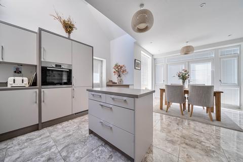3 bedroom chalet for sale, Oak Rise, Hawkinge, CT18