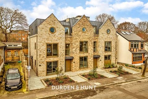 2 bedroom apartment for sale, Sylvan Road, Wanstead E11
