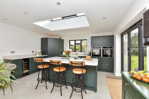4 bedroom detached house for sale, Chapmans Hill, Meopham DA13