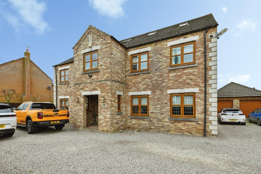 7 bedroom detached house for sale
