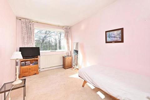 undefined, Green Park, Staines-upon-Thames, Surrey, TW18 4YJ