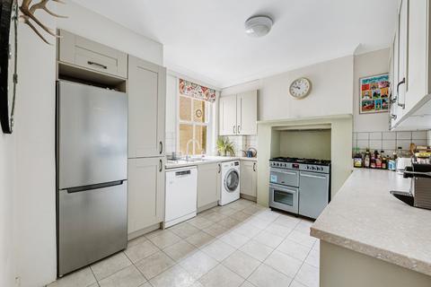3 bedroom flat to rent, Queens Club Gardens, W14