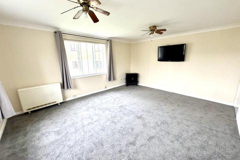 Studio for sale, Fairbairn Close, Purley