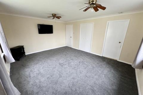 Studio for sale, Fairbairn Close, Purley