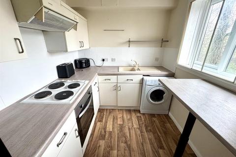 Studio for sale, Fairbairn Close, Purley