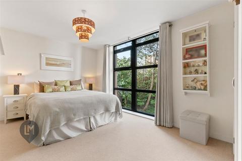undefined, Scott Avenue, London