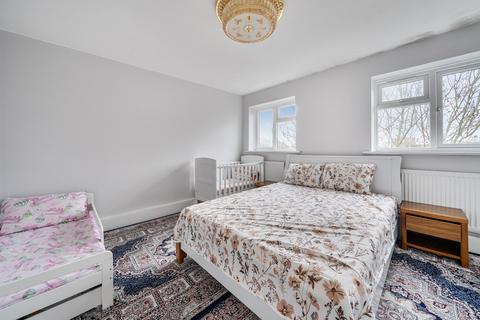 3 bedroom maisonette for sale, Radcliffe Way, Northolt
