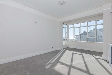 3 bedroom flat for sale, Brighton Road, Worthing