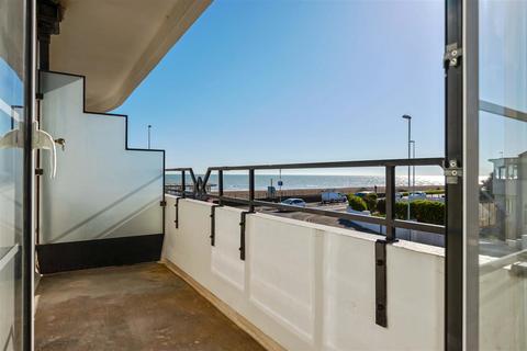 3 bedroom flat for sale, Brighton Road, Worthing