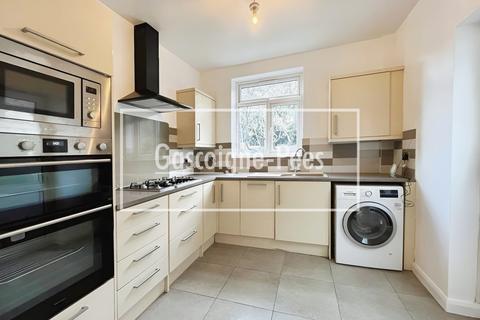 4 bedroom detached house to rent, Medina Avenue, Esher, KT10