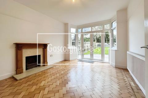 4 bedroom detached house to rent, Medina Avenue, Esher, KT10