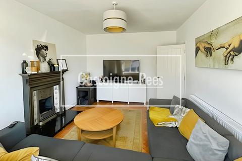 4 bedroom detached house to rent, Medina Avenue, Esher, KT10