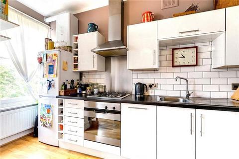 2 bedroom flat to rent, Loris Road, London W6