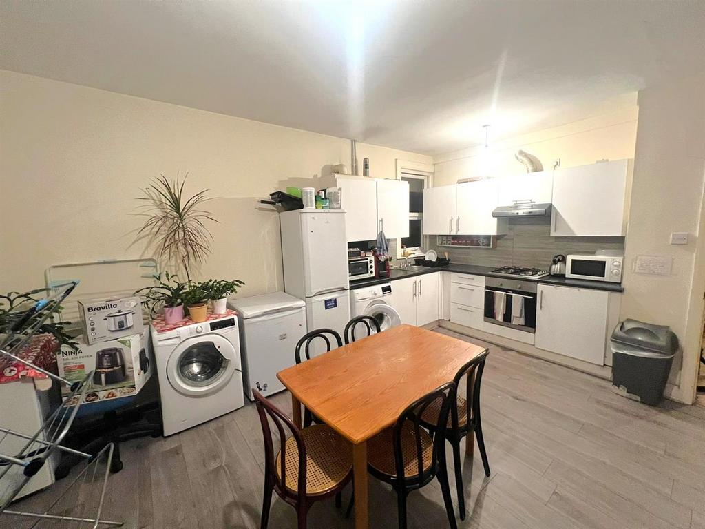 Kitchen..jpg