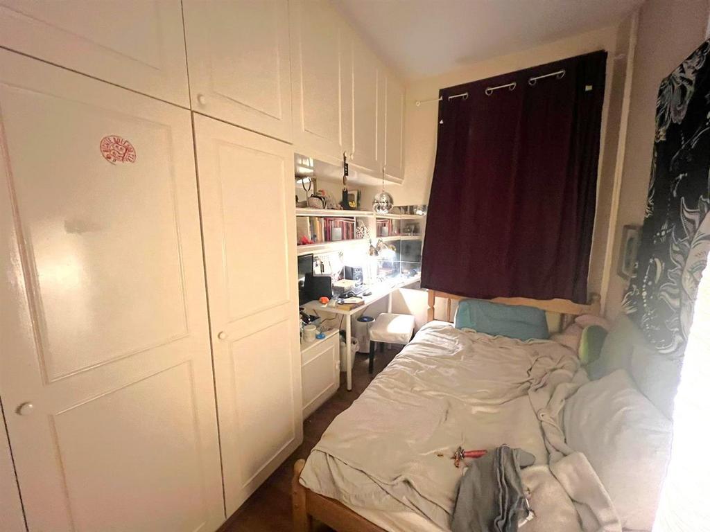 Bedroom .jpg