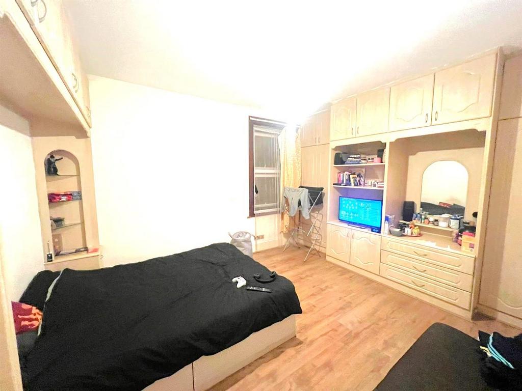 Bedroom....jpg