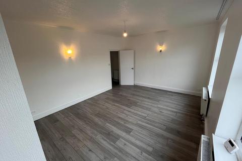 2 bedroom apartment to rent, Grove Park Road, London, N15