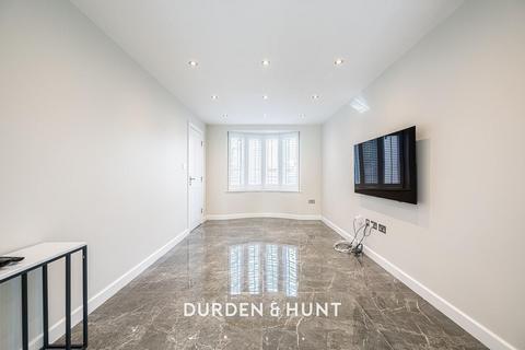 undefined, Dury Falls Close, Hornchurch, RM11