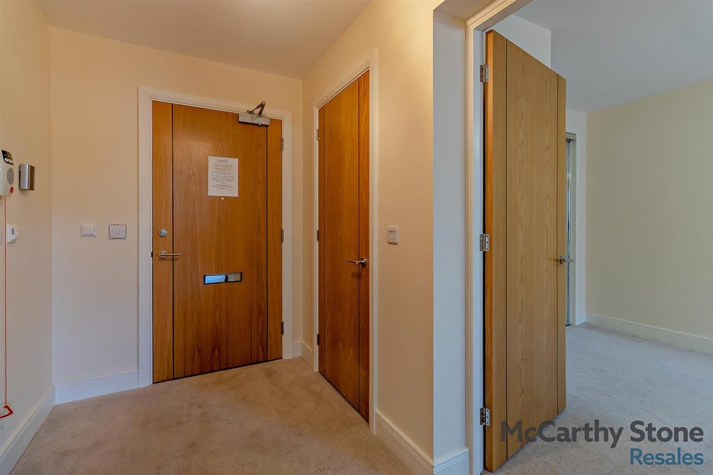 8682981-interior04-800.jpg