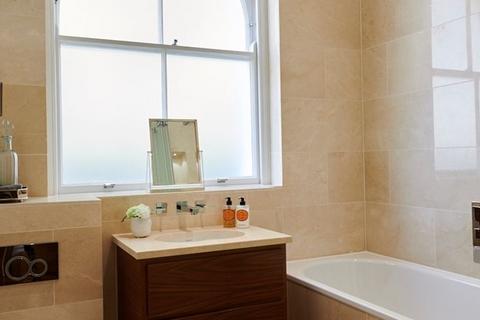 2 bedroom flat to rent, Kensington Gardens Square, London W2