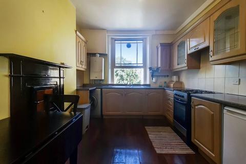 2 bedroom flat to rent, .Coldharbour Lane, Brixton, London, SE5