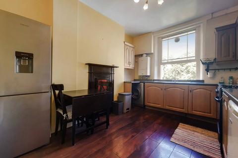 2 bedroom flat to rent, .Coldharbour Lane, Brixton, London, SE5