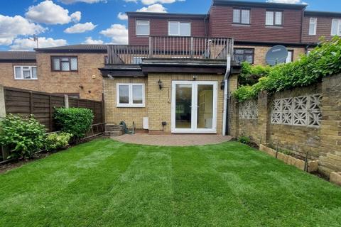 4 bedroom terraced house to rent, Moorlands Avenue, Mill Hill, London, NW7