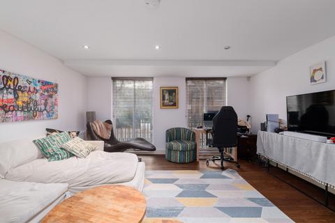 2 bedroom flat for sale, Owen Street, London, EC1V