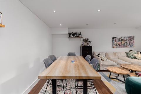 2 bedroom flat for sale, Owen Street, London, EC1V