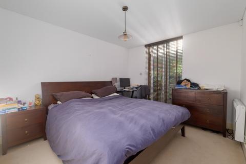 2 bedroom flat for sale, Owen Street, London, EC1V