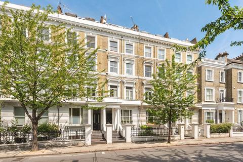 2 bedroom terraced house to rent, Redcliffe Gardens, London, SW10
