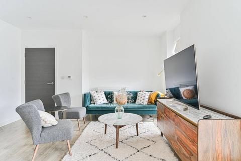 3 bedroom flat to rent, Purbeck Gardens, Lower Sydenham, London, SE26