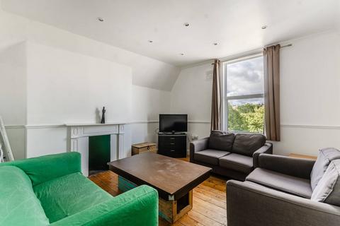 3 bedroom flat to rent, Norwood Road, Herne Hill, London, SE24