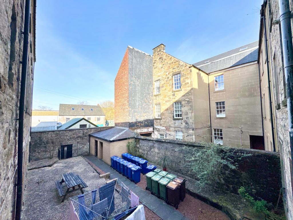 George Street, Paisley garden