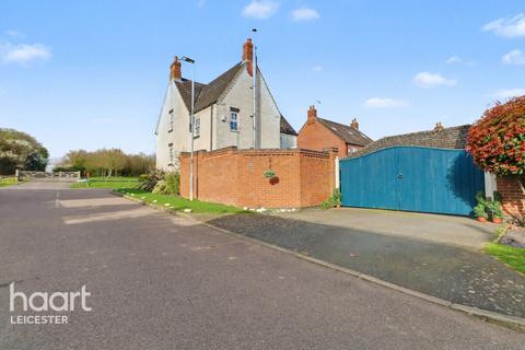 6 bedroom detached house for sale, Long Close, Leicester