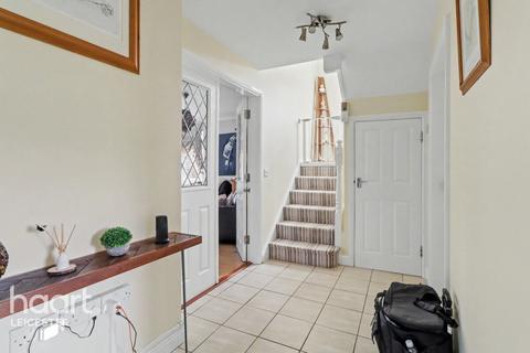 6 bedroom detached house for sale, Long Close, Leicester