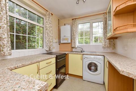 2 bedroom ground floor maisonette for sale, Campden Road, South Croydon, Surrey