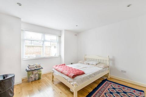 1 bedroom flat to rent, Loftus Road, Shepherd's Bush, London, W12