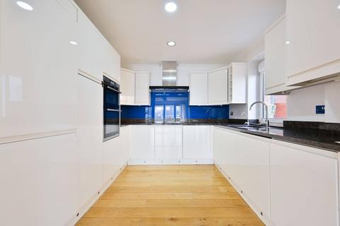 2 bedroom flat to rent, William Morris Way, Sands End, London, SW6
