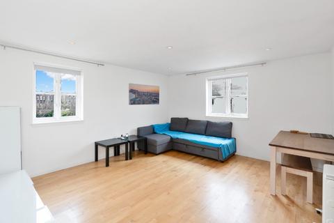 1 bedroom flat to rent, Tytler Gardens, Abbeyhill, Edinburgh, EH8