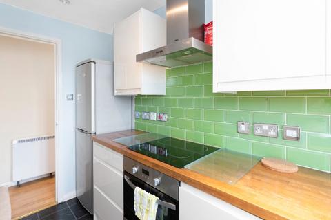 1 bedroom flat to rent, Tytler Gardens, Abbeyhill, Edinburgh, EH8