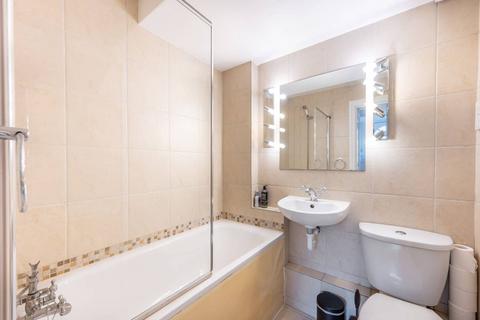 2 bedroom terraced house to rent, Royal Crescent Mews, Holland Park, London, W11