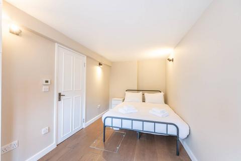 2 bedroom terraced house to rent, Royal Crescent Mews, Holland Park, London, W11