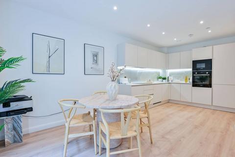 2 bedroom flat to rent, Solomons Passage, Peckham Rye, London, SE15