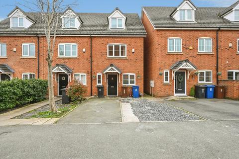 3 bedroom townhouse for sale, Lowerfield Gardens, Golborne, Warrington, Greater Manchester, WA3