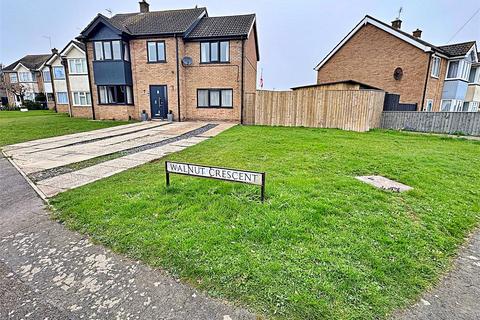 4 bedroom end of terrace house for sale, Walnut Crescent, Cleethorpes, N.E. Lincs, DN35 0RD